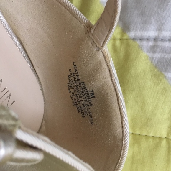 Nine West Gold T Strap Flats - Picture 5 of 6